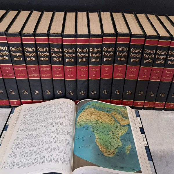 COLLIER'S ENCYCLOPEDIA - 24 VOLUMES + 2 - A LEVANTAR NO ARMAZÉM